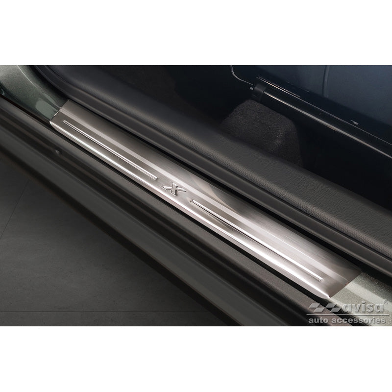 Avisa, protections de seuils de porte, acier inoxydable, convient pour Toyota Aygo X 2022- 'Lines X' - 4 pièces