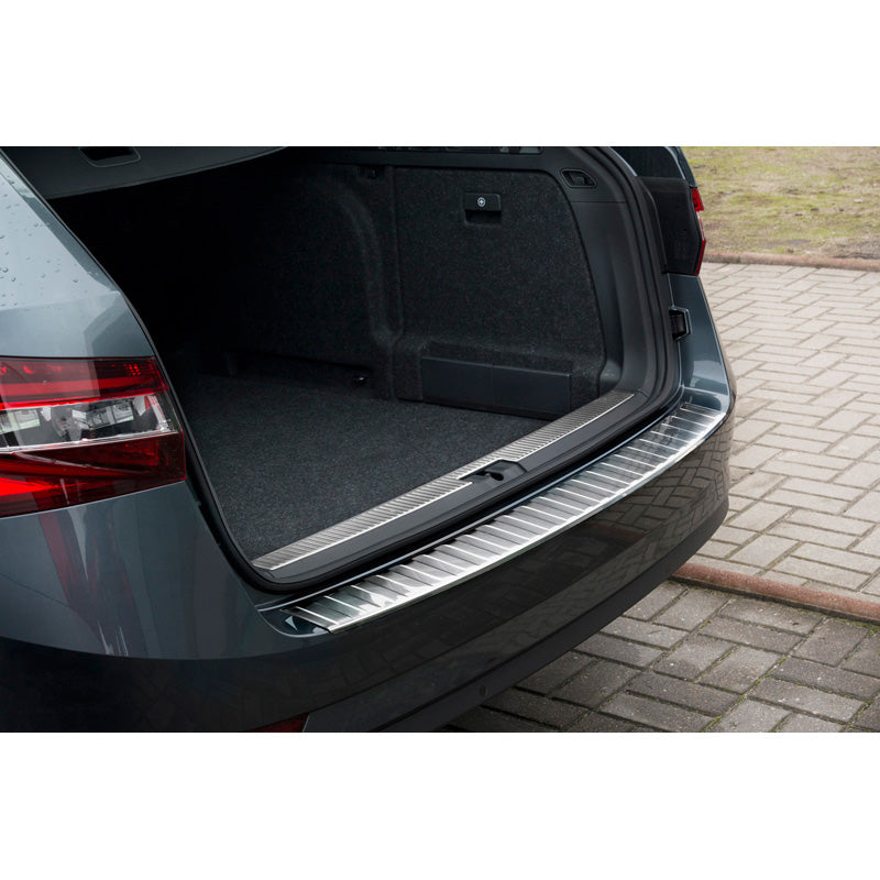 Avisa, protection de pare-chocs arrière, acier inoxydable, convient à Skoda Superb Combi III 2015-2019 & 2019-2024 incl. Scout 'Ribs'