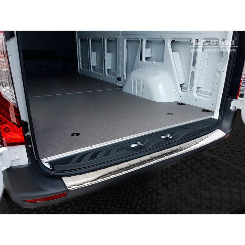 Avisa, Protection de pare-chocs arrière, acier inoxydable, compatible avec Mercedes Sprinter III 2018- 'Ribs'