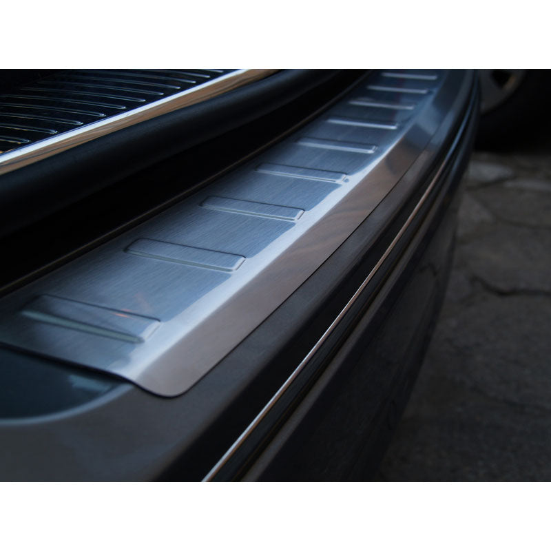 Avisa, Protège-pare-chocs arrière, acier inoxydable, compatible avec Volkswagen Passat 3C Sedan 2010- 'Ribs'