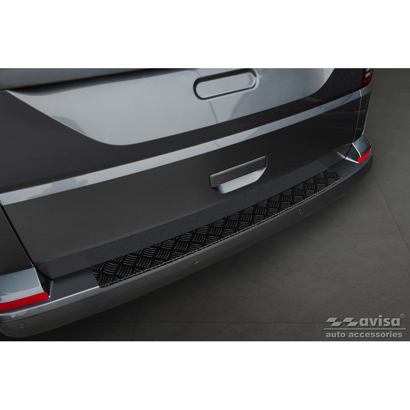 Avisa, protège pare-chocs arrière, noir mat, alu, compatible avec Volkswagen Transporter T6 2015- & FL 2019- (with rear hatch) 'Plaque striée'