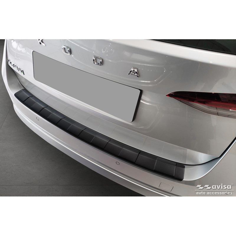 Avisa, achterbumperbeschermer, matzwart, roestvrij staal, past op Skoda Octavia Combi (NX5) incl. RS 2020-2024 & FL 2024- 'Ribs'