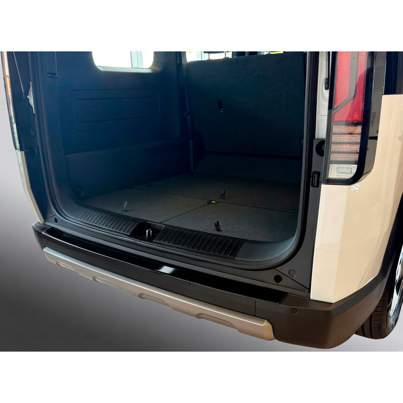 RGM, Bagkofangerbeskytter, ABS, passer til Kia PV5 (2025-), Med bagklap, Gloss Black