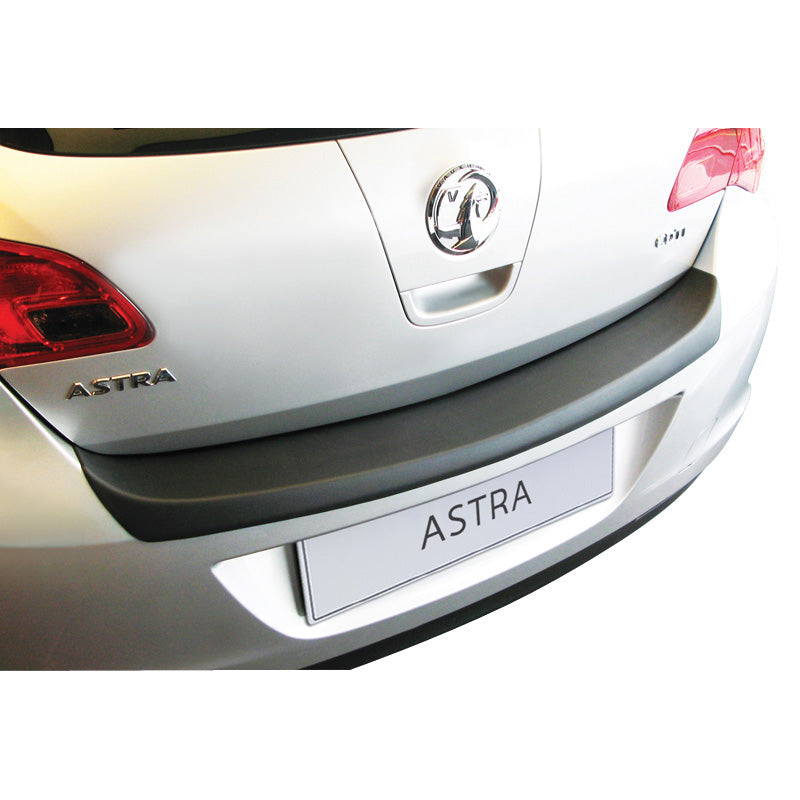RGM, Achterbumperbeschermer, Zwart, Past op Opel Astra J 5 deurs (12/2009-9/2012), '3D Vormgegeven'