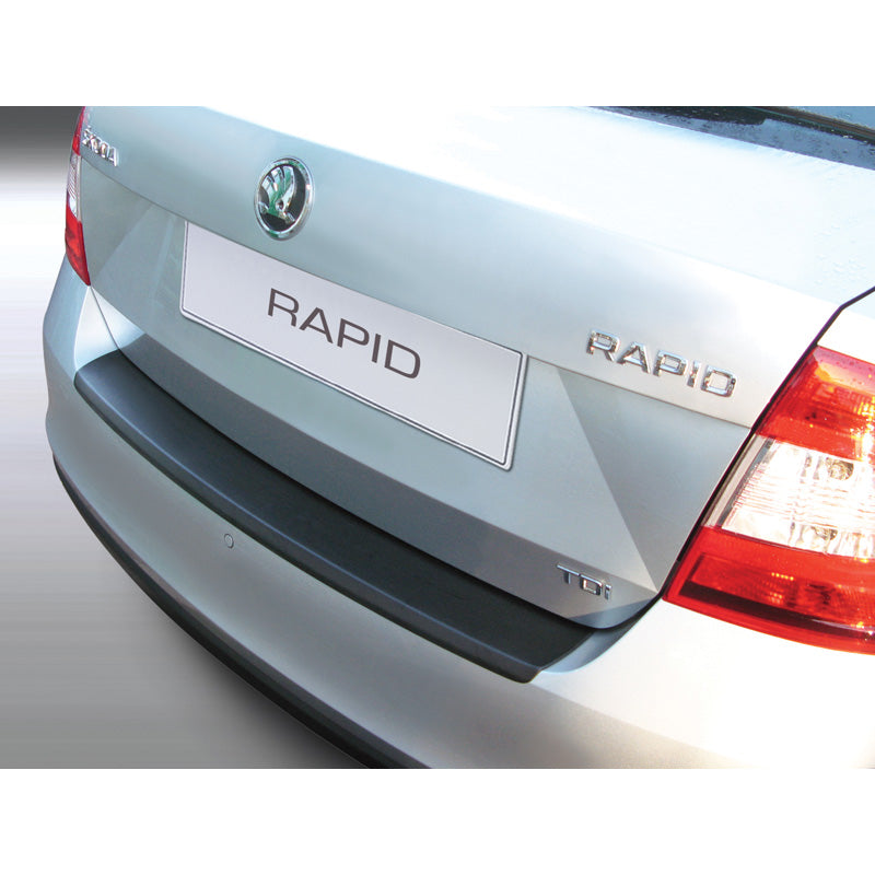 RGM, Achterbumperbeschermer, ABS kunststof, past op Skoda Rapid 4-deurs 2012- Zwart