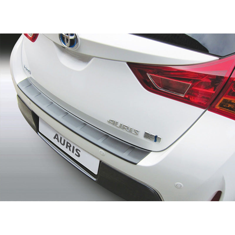 RGM, Rear bumper protector, ABS plastic, fits Toyota Auris 5 doors 2013-8/2015 Black 'Ribbed'