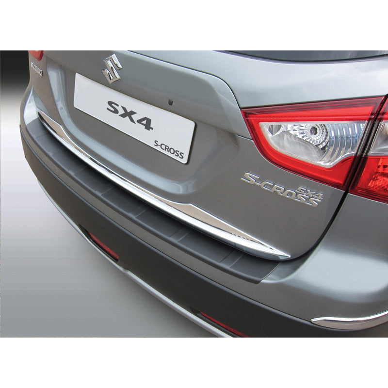 RGM, protection de pare-chocs arrière, plastique ABS, convient pour Suzuki SX4 S-Cross 10/2013- 'nervuré' Noir