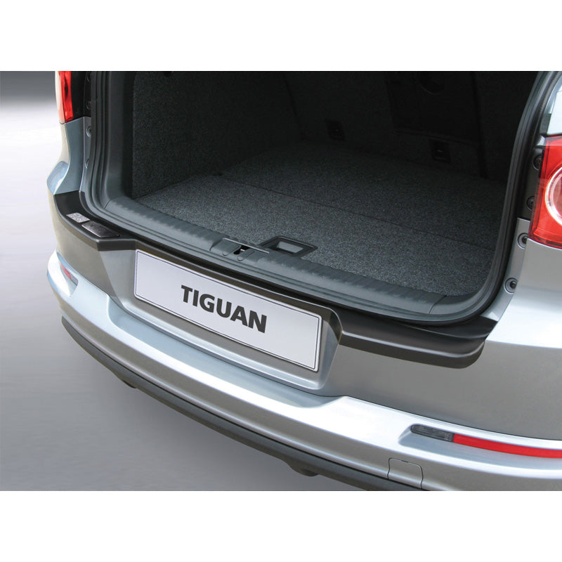 RGM, Rear bumper protector, ABS plastic, fits Volkswagen Tiguan 4x4 2007-2016 (for models with factory fitted tow hook) Black