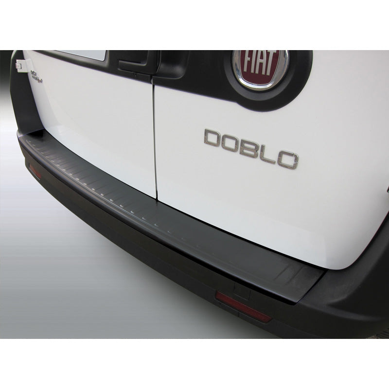 RGM, Protection de pare-chocs arrière, plastique ABS, convient pour Fiat Doblo & Opel Combo 12/2014- Noir