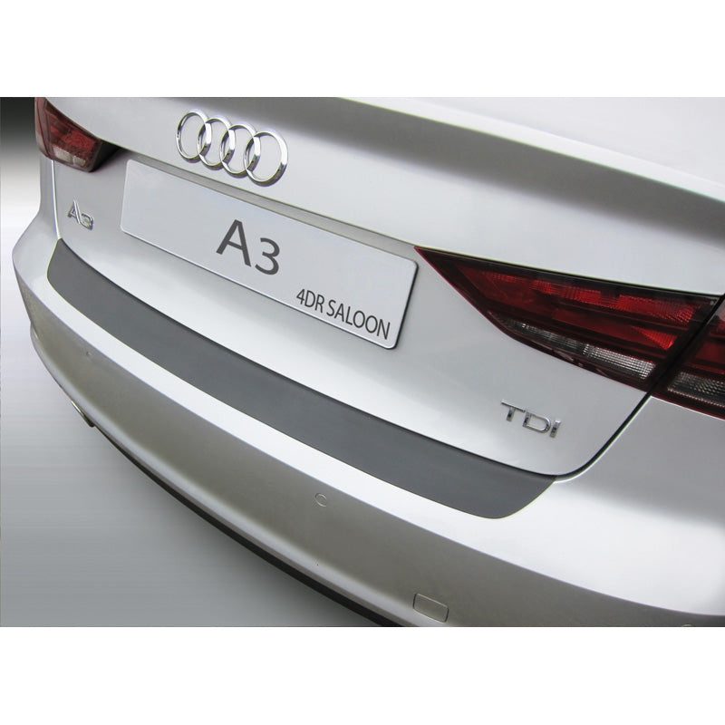 RGM, Protection de pare-chocs arrière, plastique ABS, compatible avec Audi A3/S3 8V Sedan 8/2013-4/2016 Noir