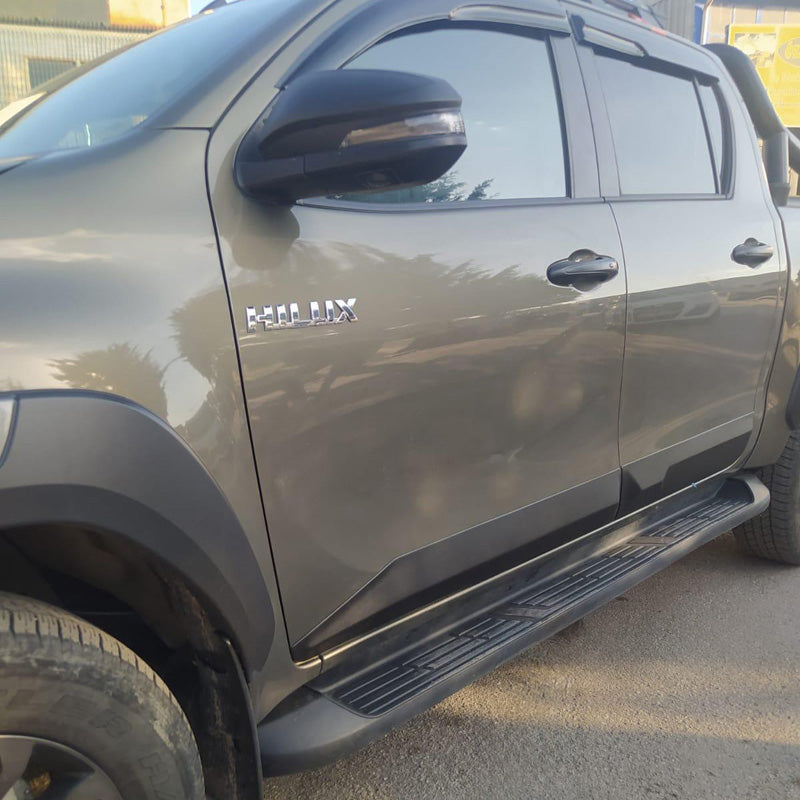 OneWay, kit de baguettes de protection latérales, Noir mat, Compatible avec Toyota Hilux 8. génération (2015-), 4 pièces