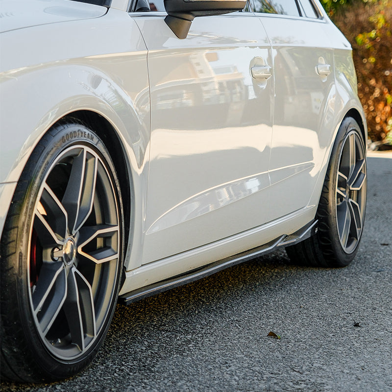OneWay, sideskirts, glanzend zwart, 2 stuks, past op Audi A3 (8V) Sportback/Limousine (2012-2020) excl. S-Line/S3/RS3